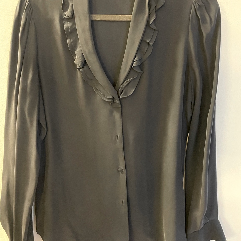 Frame Denim navy silk, ruffle front blouse, nwot, size small